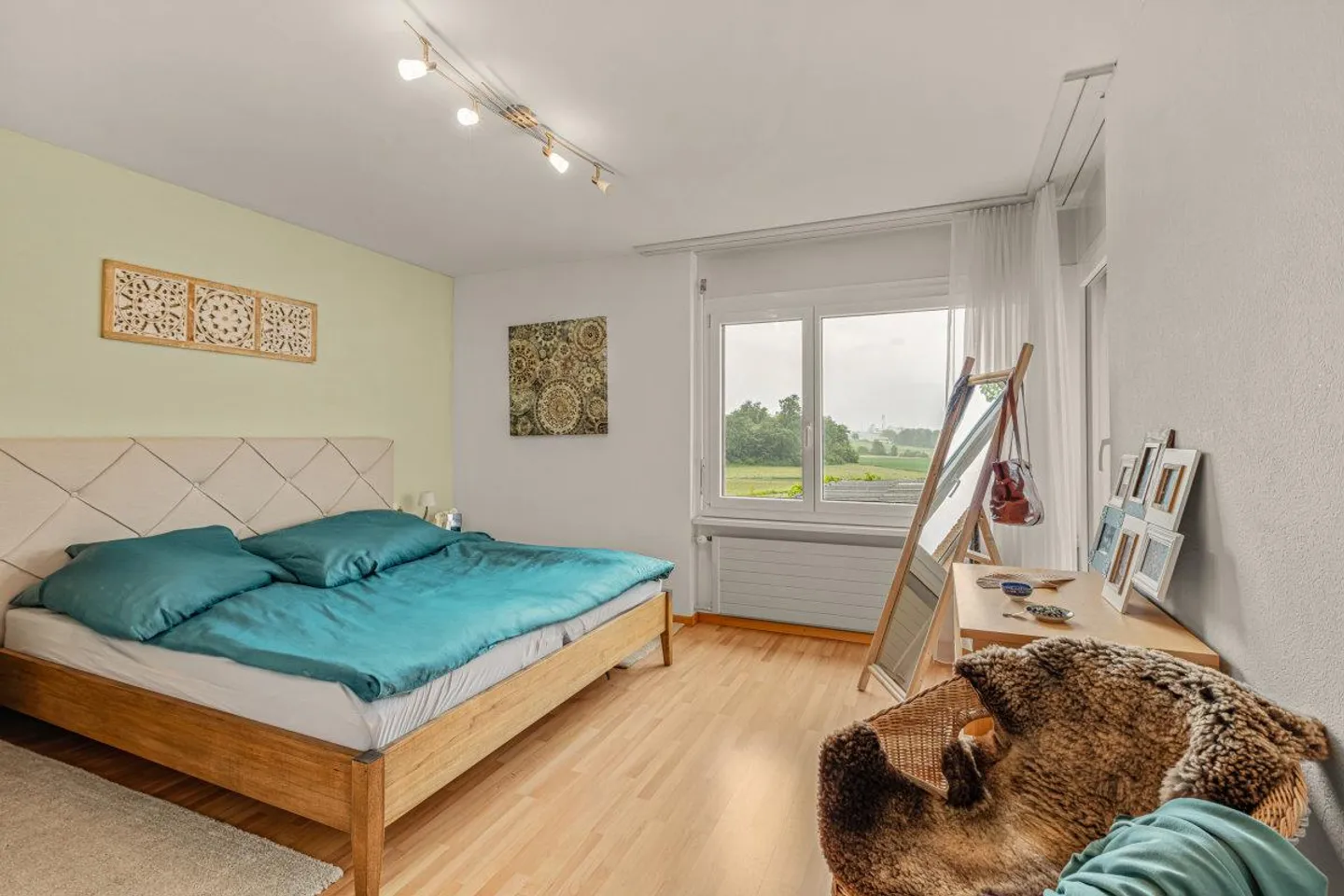 Ampia casa unifamiliare con fascino e vista in una zona residenziale privilegiata - Foto 10 di 14
