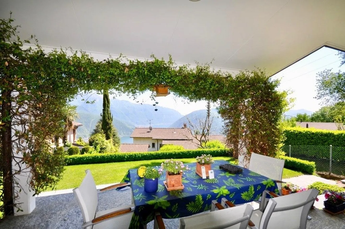 Villa Familiare Elegante a Carona - Foto 5 di 14