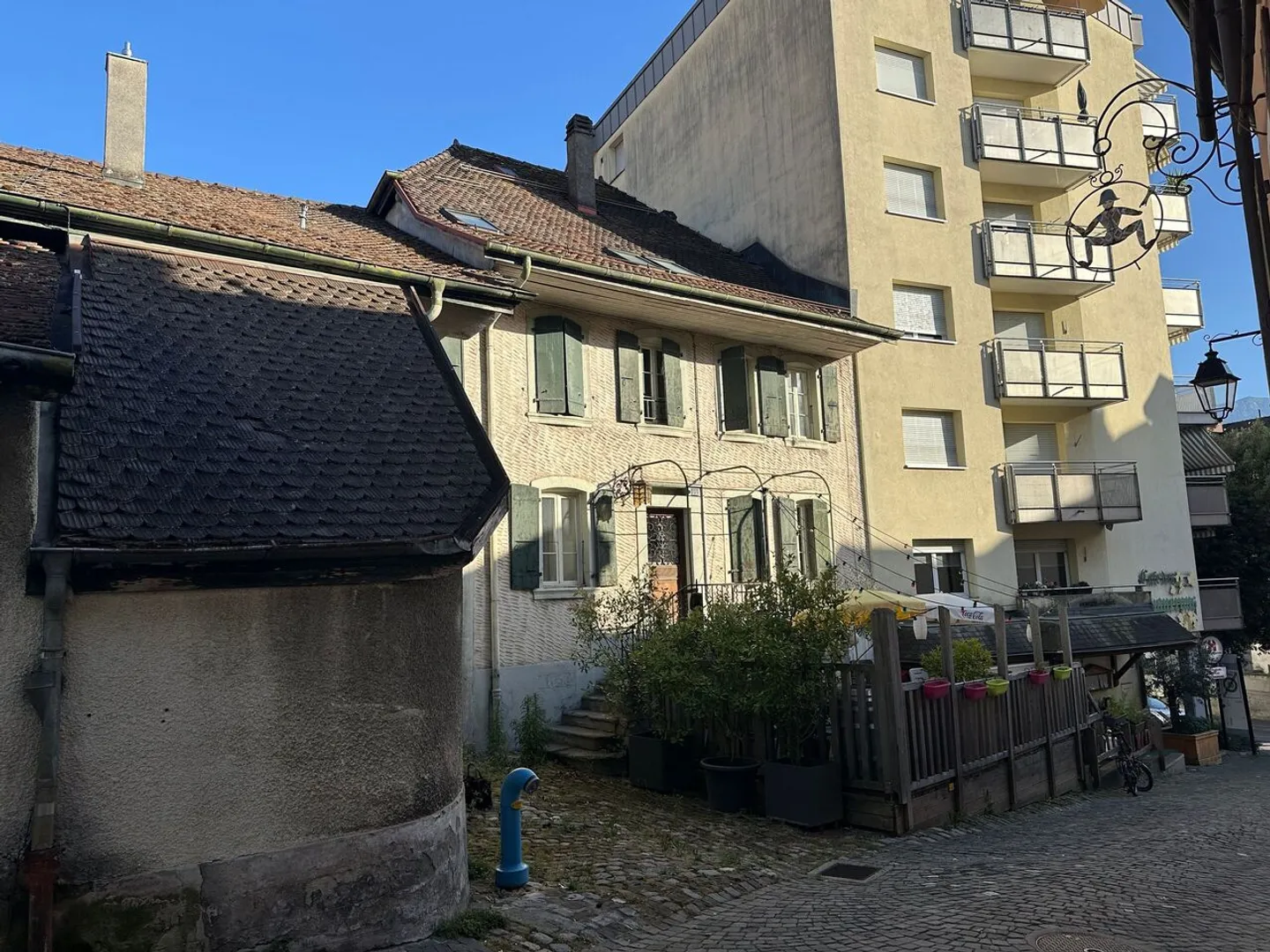 Propriété de rendement avec 5 appartements au cœur du centre historique - Photo 1 sur 2