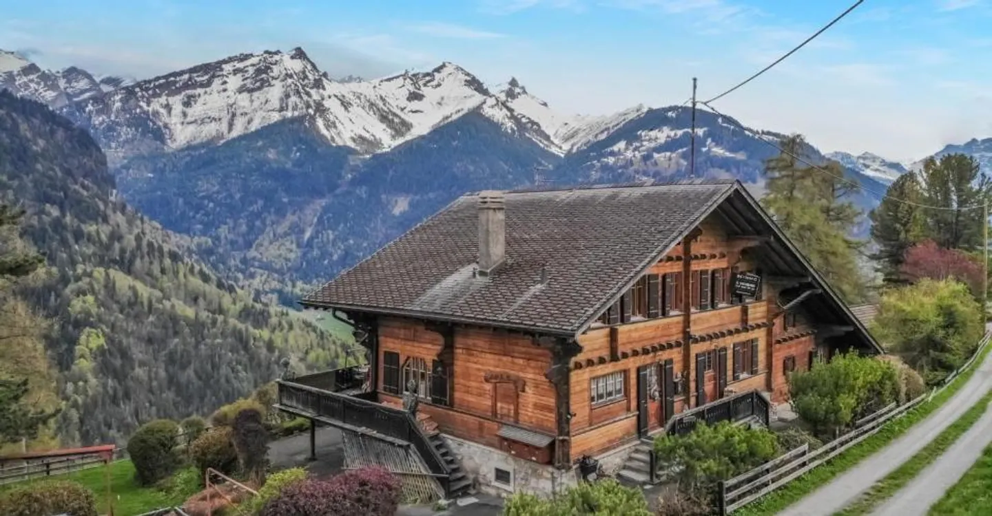 Großes Chalet auf einem wunderschönen Grundstück - Foto 1 von 9