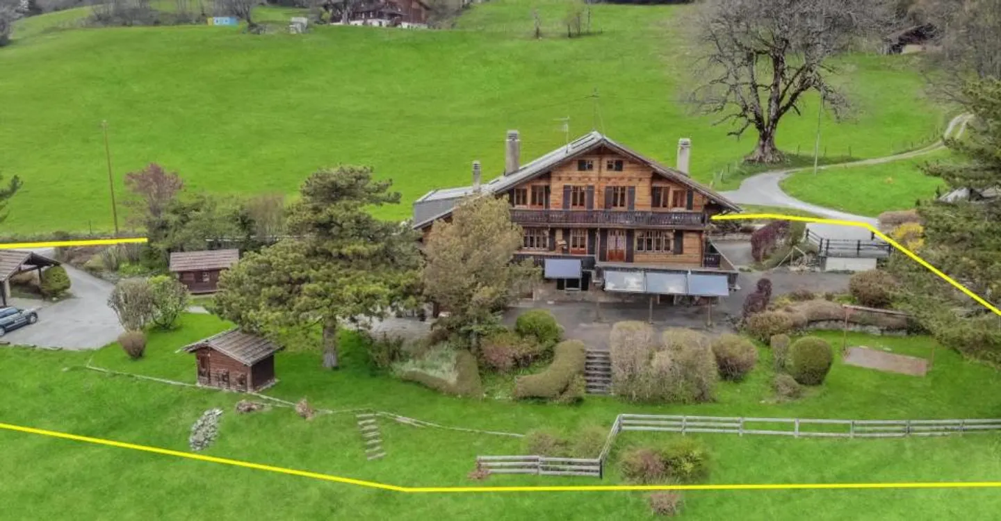 Großes Chalet auf einem wunderschönen Grundstück - Foto 2 von 9