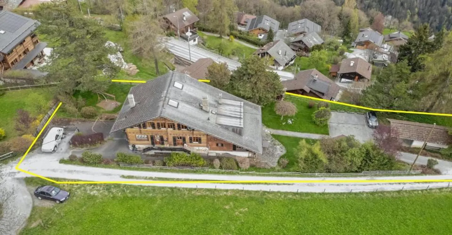 Großes Chalet auf einem wunderschönen Grundstück - Foto 3 von 9