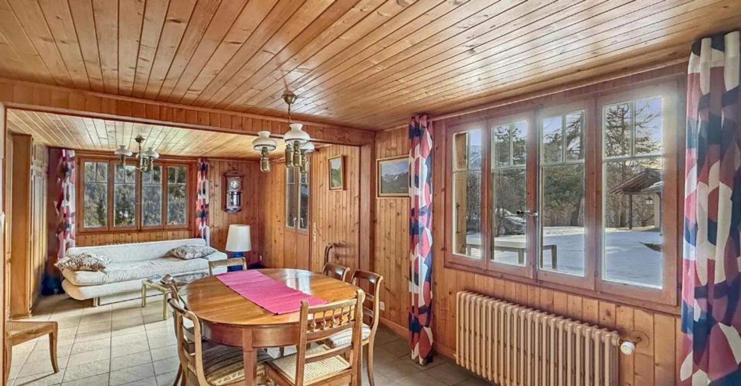 Großes Chalet auf einem wunderschönen Grundstück - Foto 5 von 9
