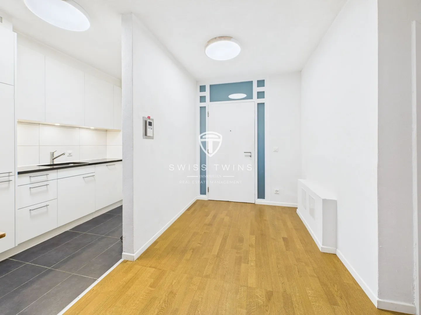 Attractive 3.5-room apartment with balcony and wellness area - Photo 1 of 21