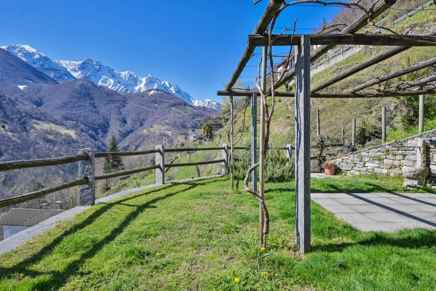 Einfamilienhaus mit viel Sonne und fantastischem Blick ins Grüne - Foto 3 von 15