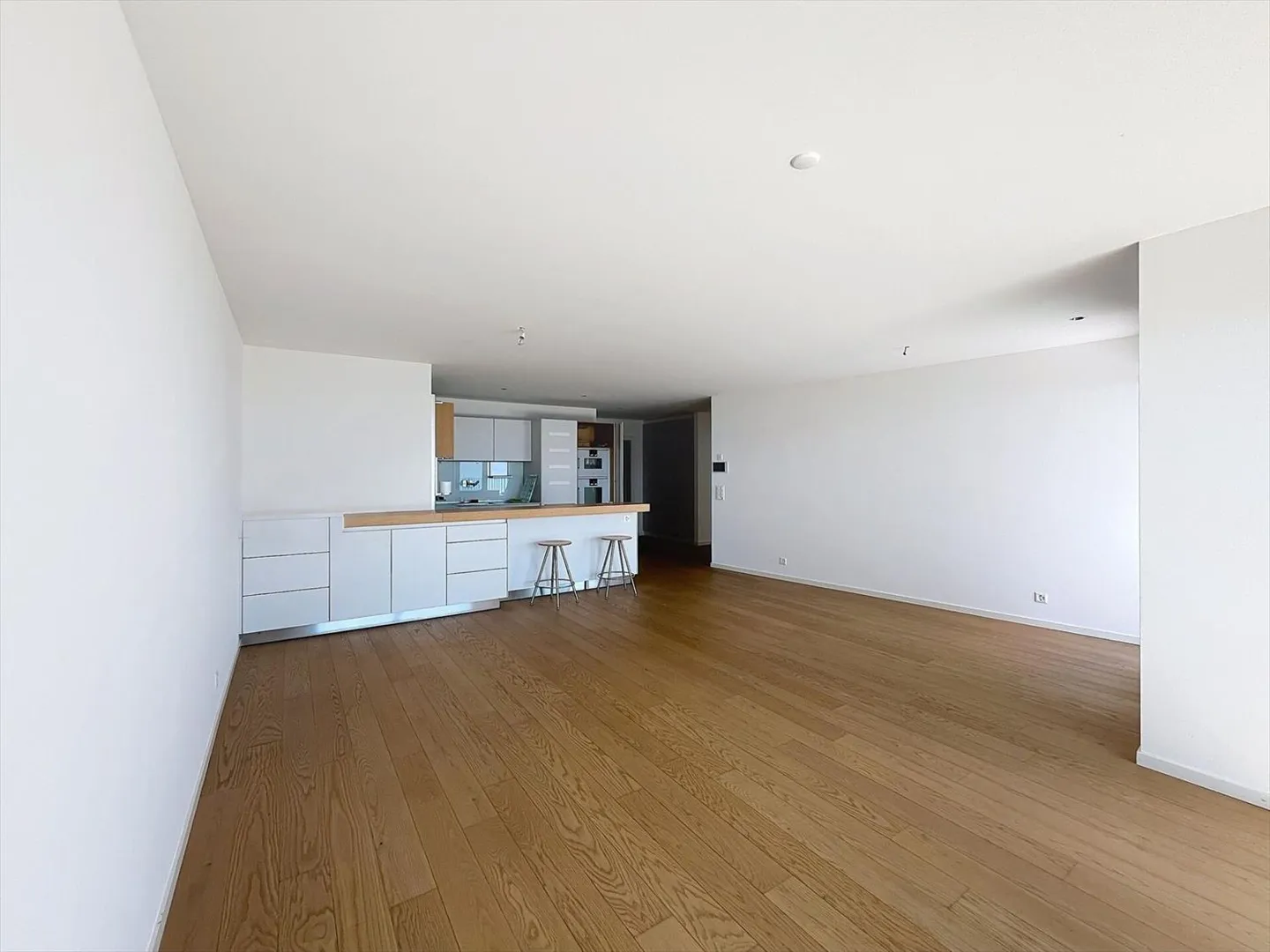 Apartment with terrace 5.5 rooms - Photo 3 of 11