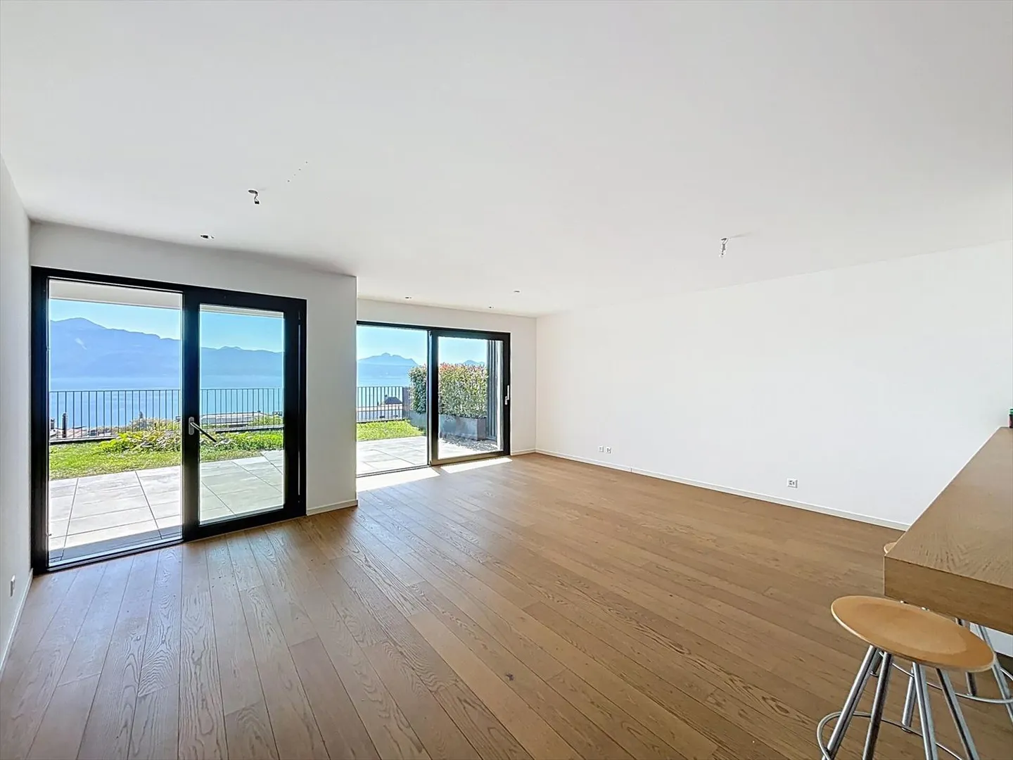 Apartment with terrace 5.5 rooms - Photo 6 of 11