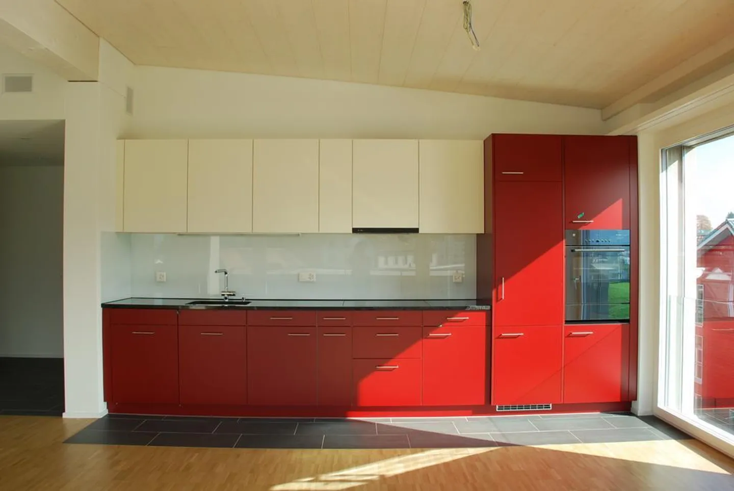 Modern penthouse apartment with large balcony and Swedish stove - Photo 3 of 8