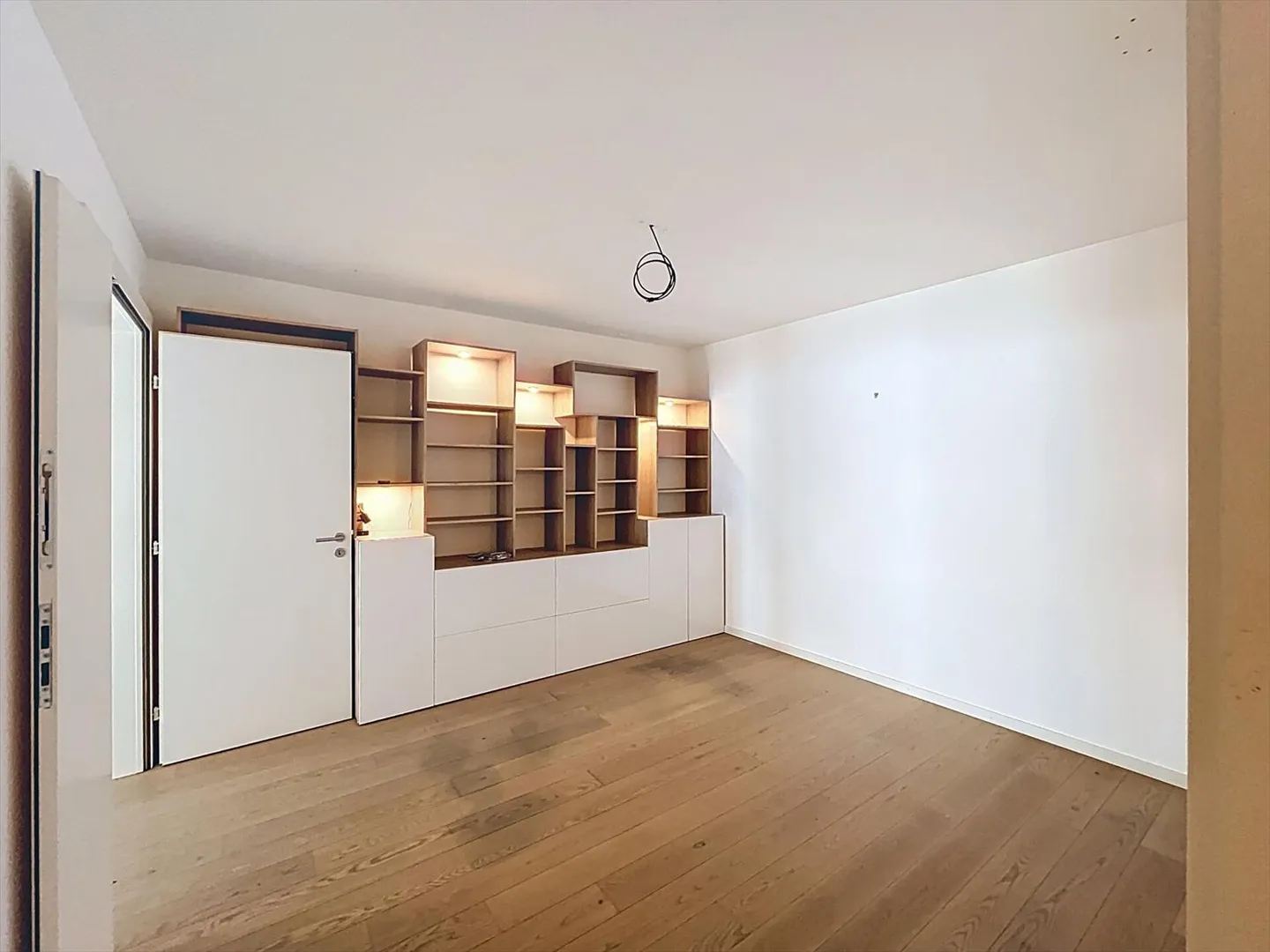 Apartment with terrace 5.5 rooms - Photo 8 of 11
