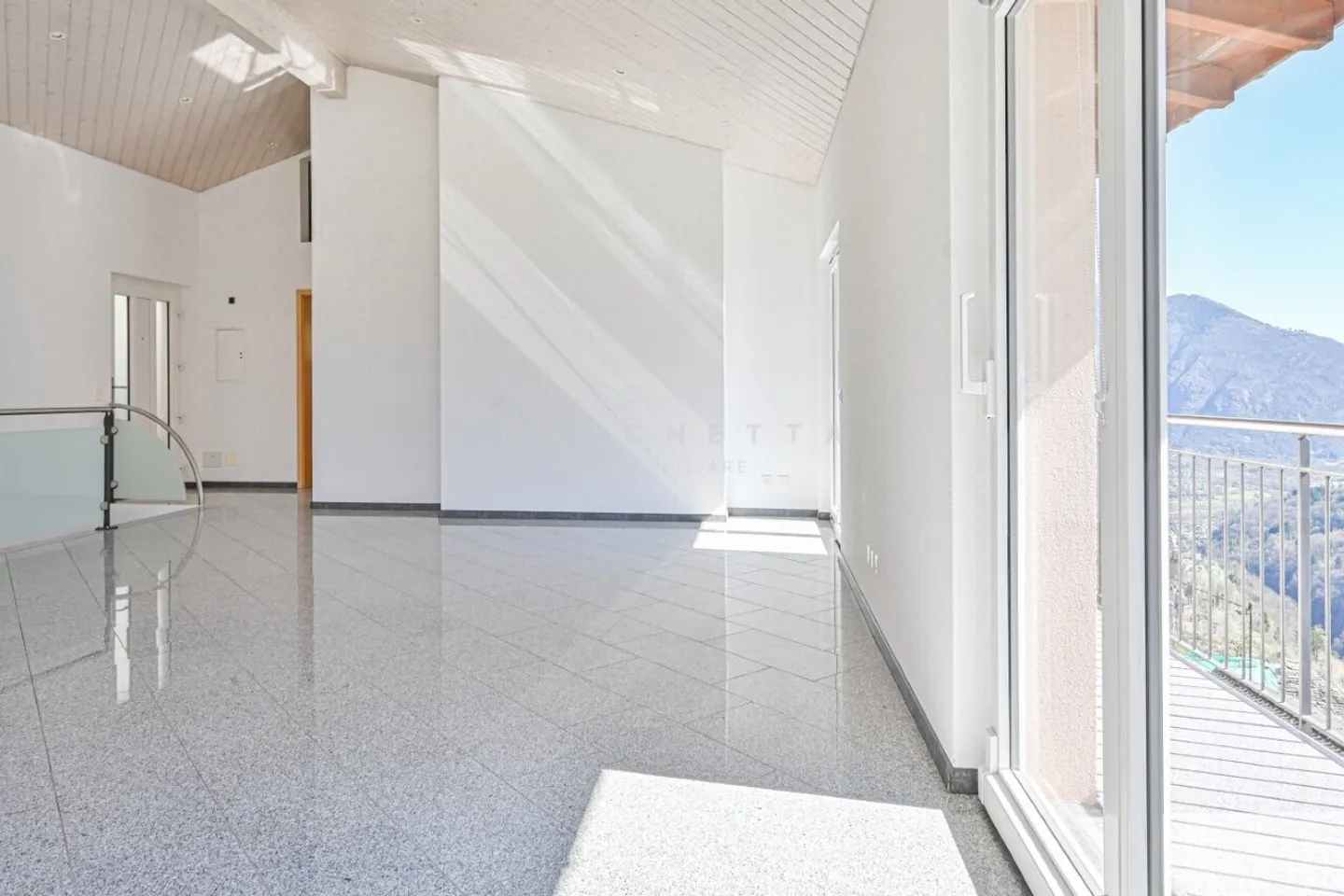 Einfamilienhaus mit viel Sonne und fantastischem Blick ins Grüne - Foto 8 von 15