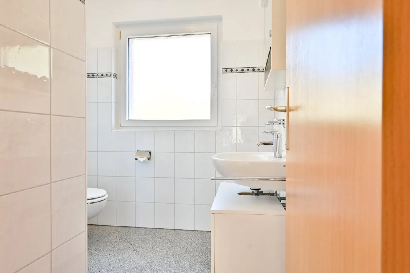 Einfamilienhaus mit viel Sonne und fantastischem Blick ins Grüne - Foto 10 von 15