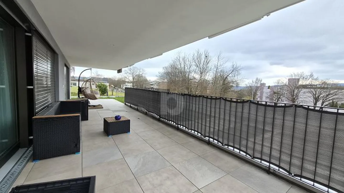 Appartement spacieux avec terrasse - Photo 5 sur 6