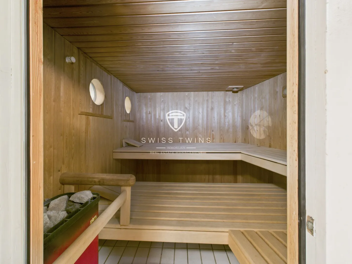 Attractive 3.5-room apartment with balcony and wellness area - Photo 18 of 21