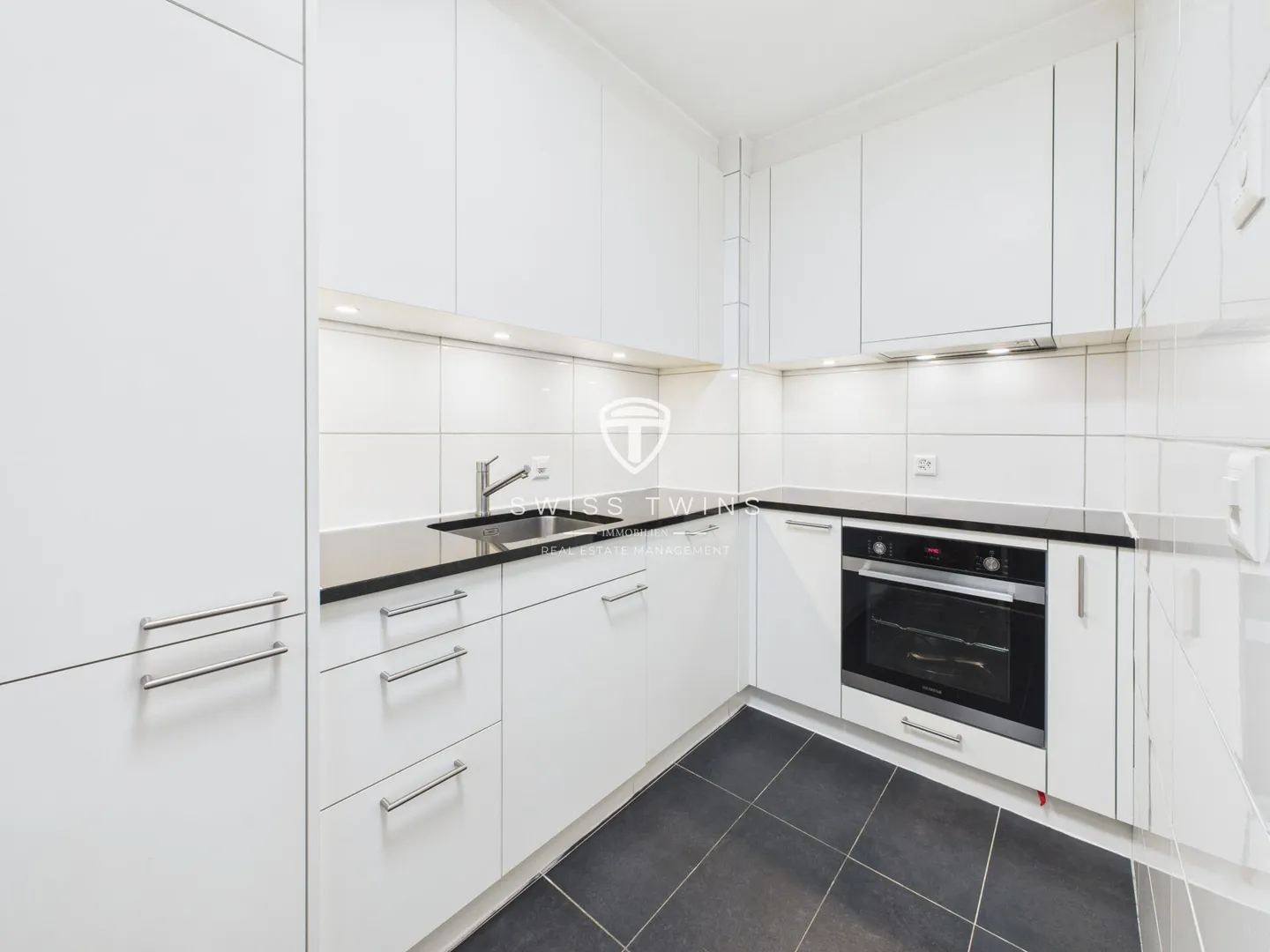 Attractive 3.5-room apartment with balcony and wellness area - Photo 12 of 21