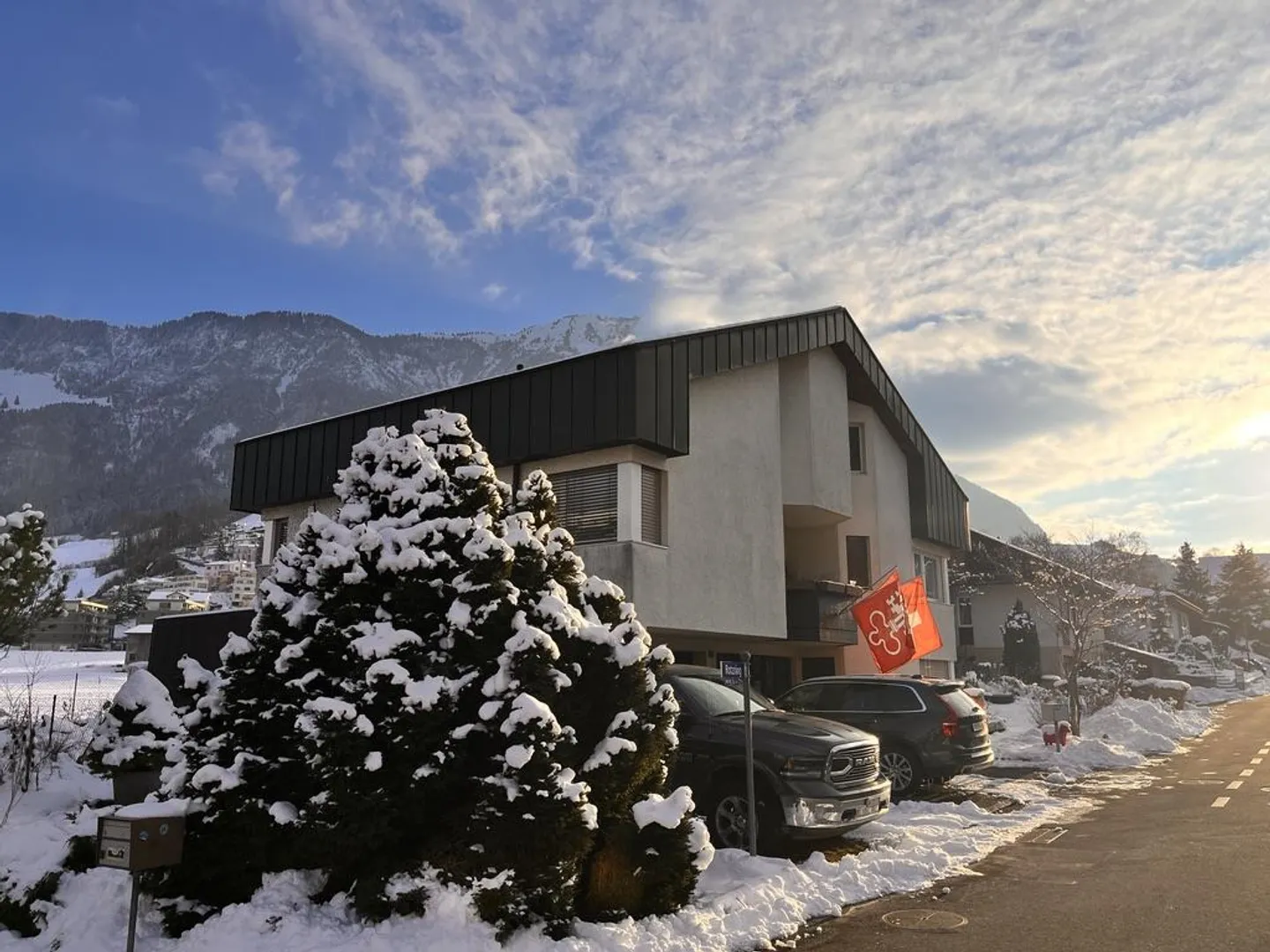Maison individuelle spacieuse avec jardin et double garage dans un endroit calme - Photo 2 sur 30