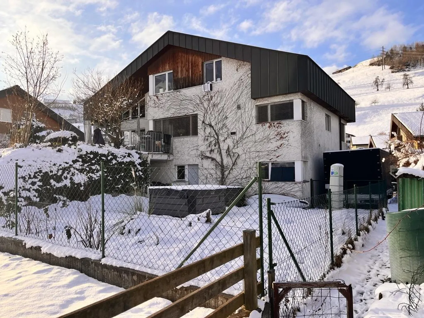 Maison individuelle spacieuse avec jardin et double garage dans un endroit calme - Photo 3 sur 30