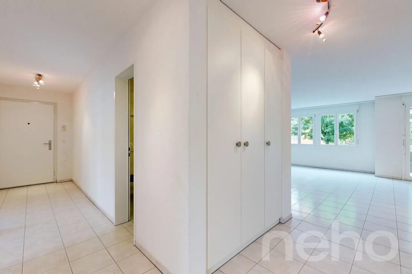 Geräumige Wohnung mit Balkon - Foto 8 von 12