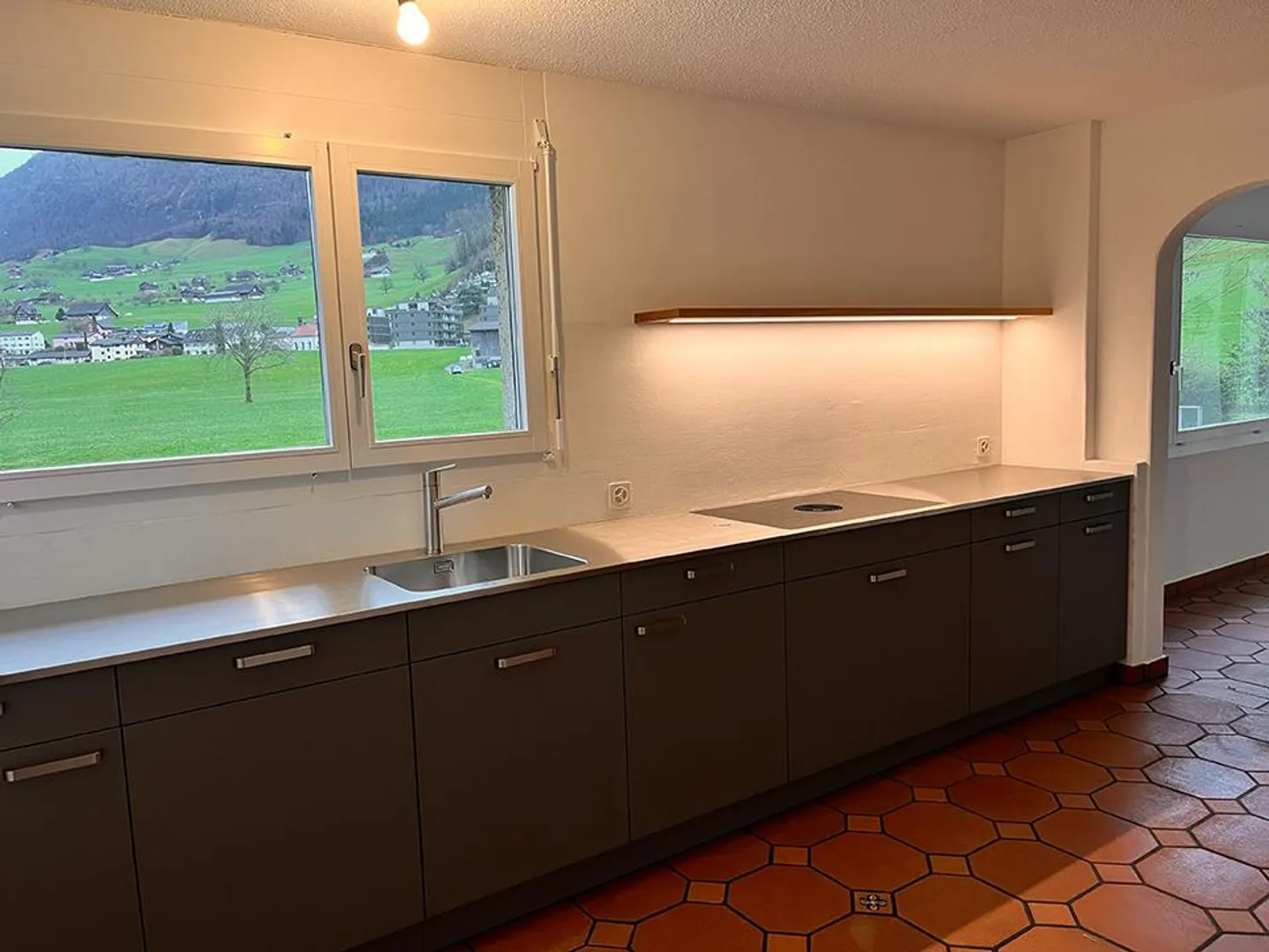 Maison individuelle spacieuse avec jardin et double garage dans un endroit calme - Photo 11 sur 30