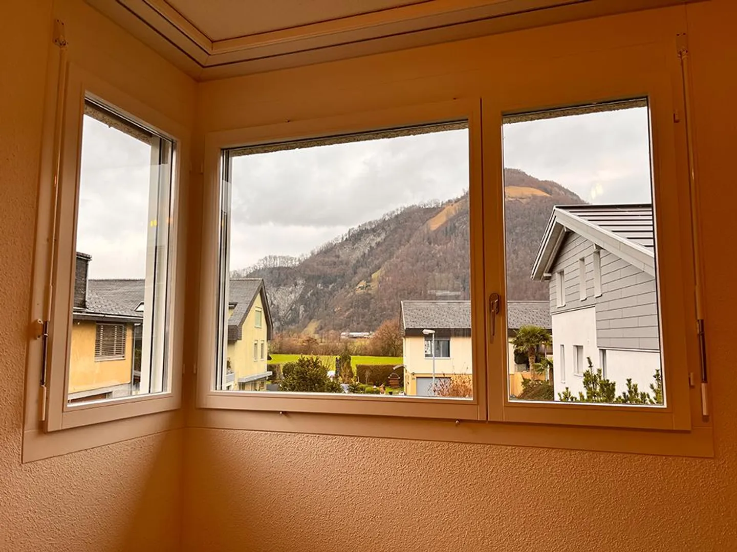 Maison individuelle spacieuse avec jardin et double garage dans un endroit calme - Photo 17 sur 30