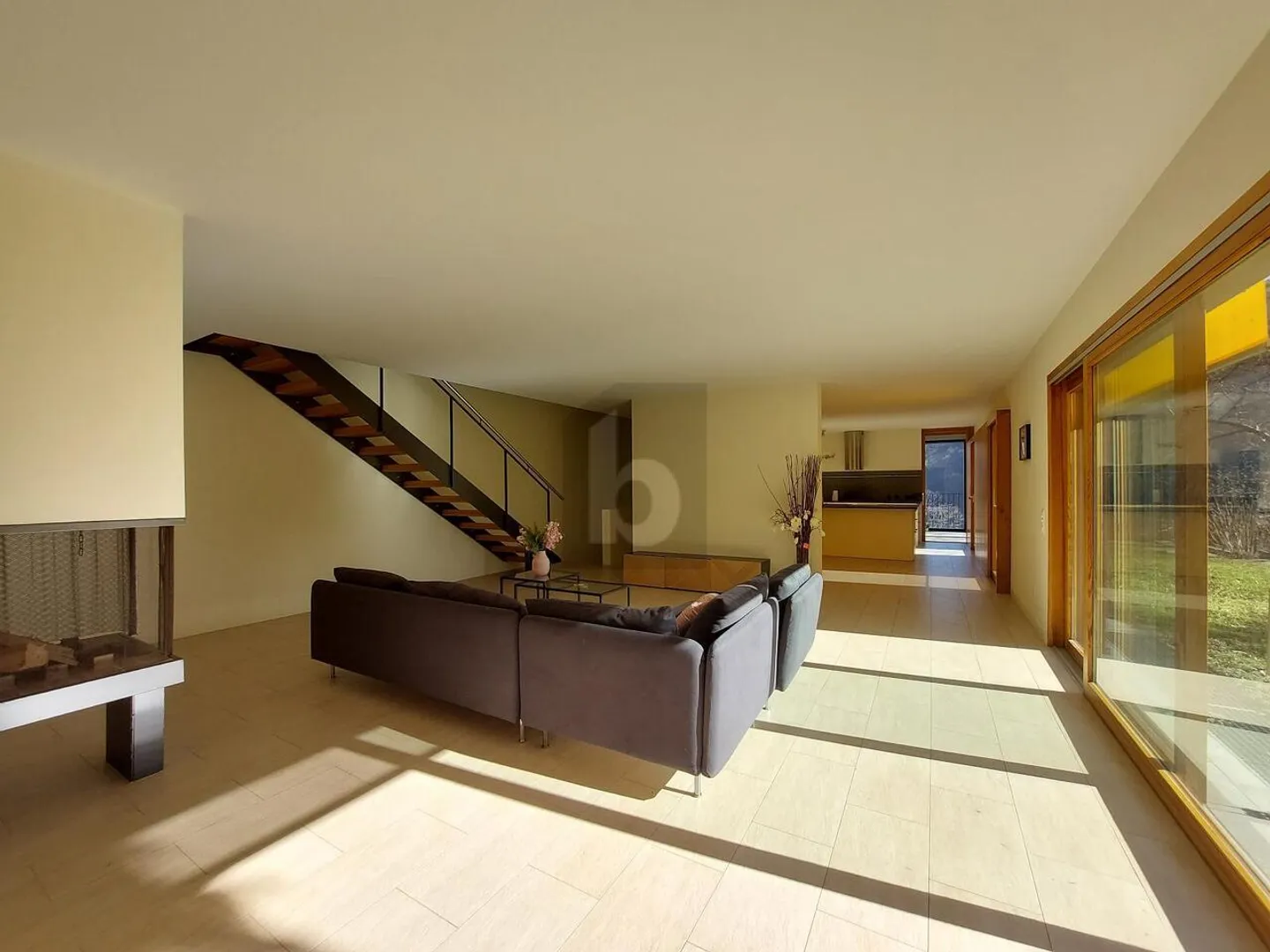 Modern Villa with Open Views - Photo 5 of 6