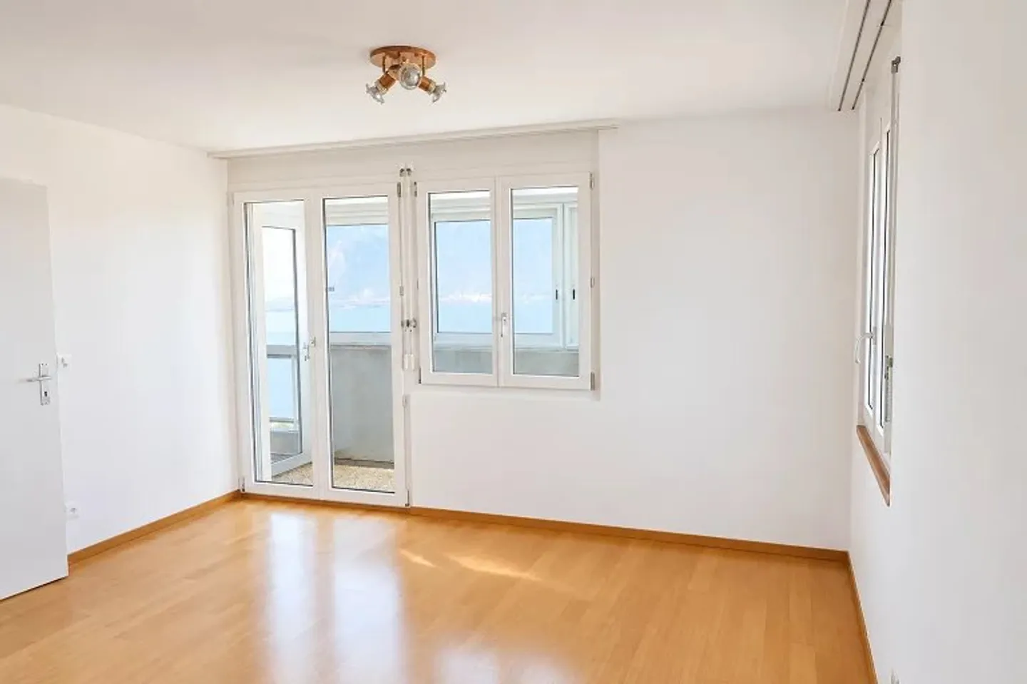 Geräumige Wohnung mit Dachterrasse - Foto 4 von 10