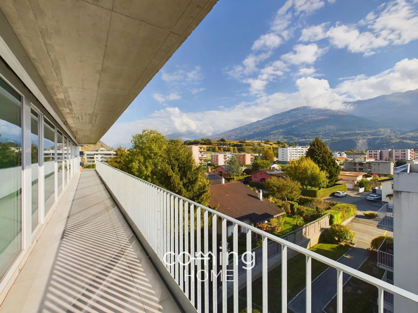 Esclusivo appartamento attico di 4,5 locali con terrazza sul tetto e vista panoramica - Foto 3 di 8