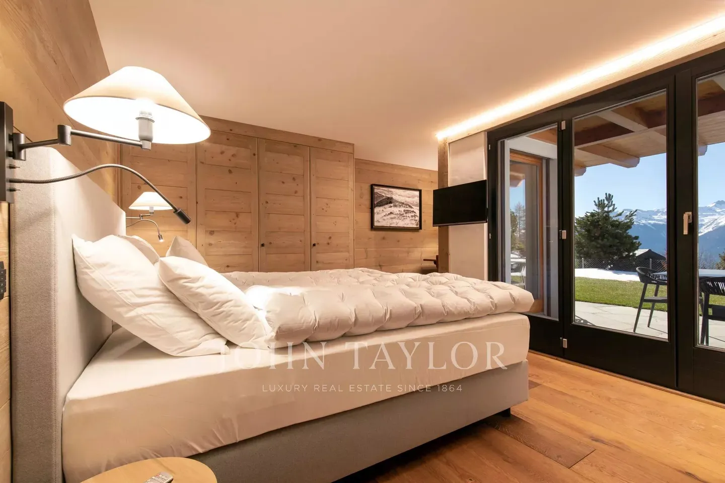 Appartement d'exception avec jardin et vue panoramique à Plans-Mayens - Photo 9 sur 11