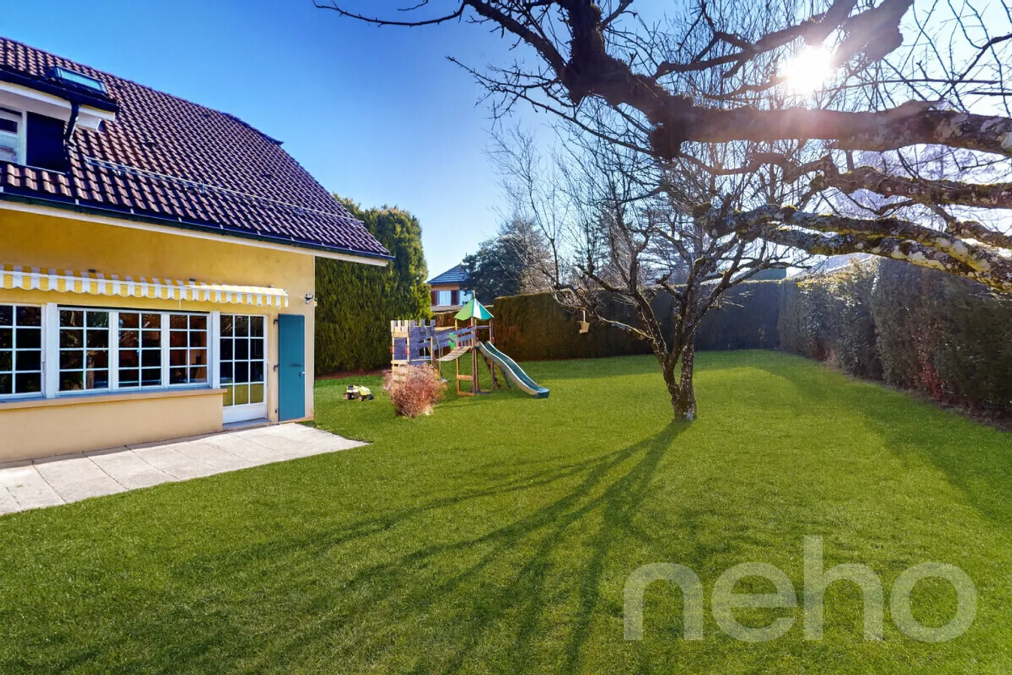 Helle VILLA IN RUHIGER LAGE, ZWISCHEN NATUR UND NAHE LAUSANNE - Foto 2 von 13