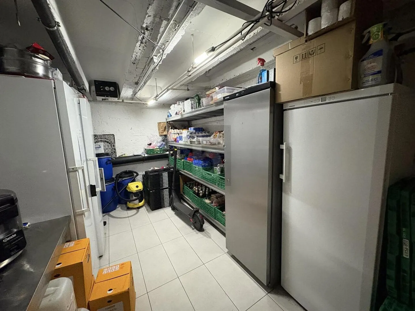 RESTAURANT IN PLAINPALAIS WITH GREAT PROFITABILITY! - Photo 5 of 6