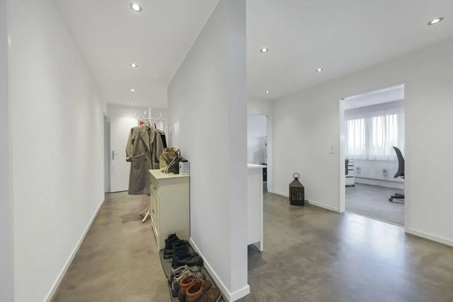 Exclusive Living Comfort: 5.5-Room Apartment with approx. 150 m² of Living Space - Photo 13 of 24