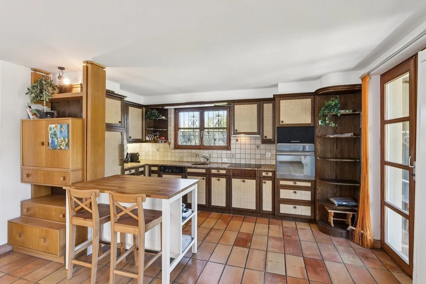 Charming Detached House with View - Photo 3 of 5