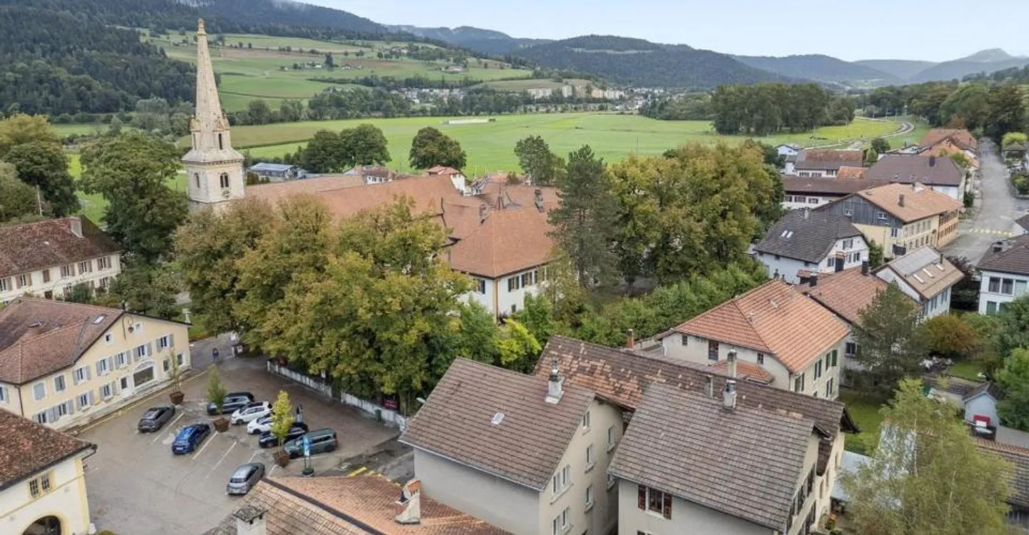 Maison familiale à Môtiers - Photo 1 sur 13