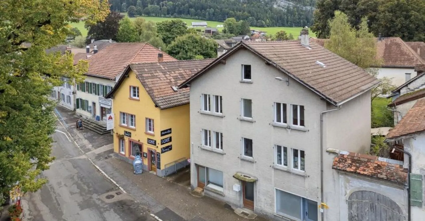 Maison familiale à Môtiers - Photo 2 sur 13