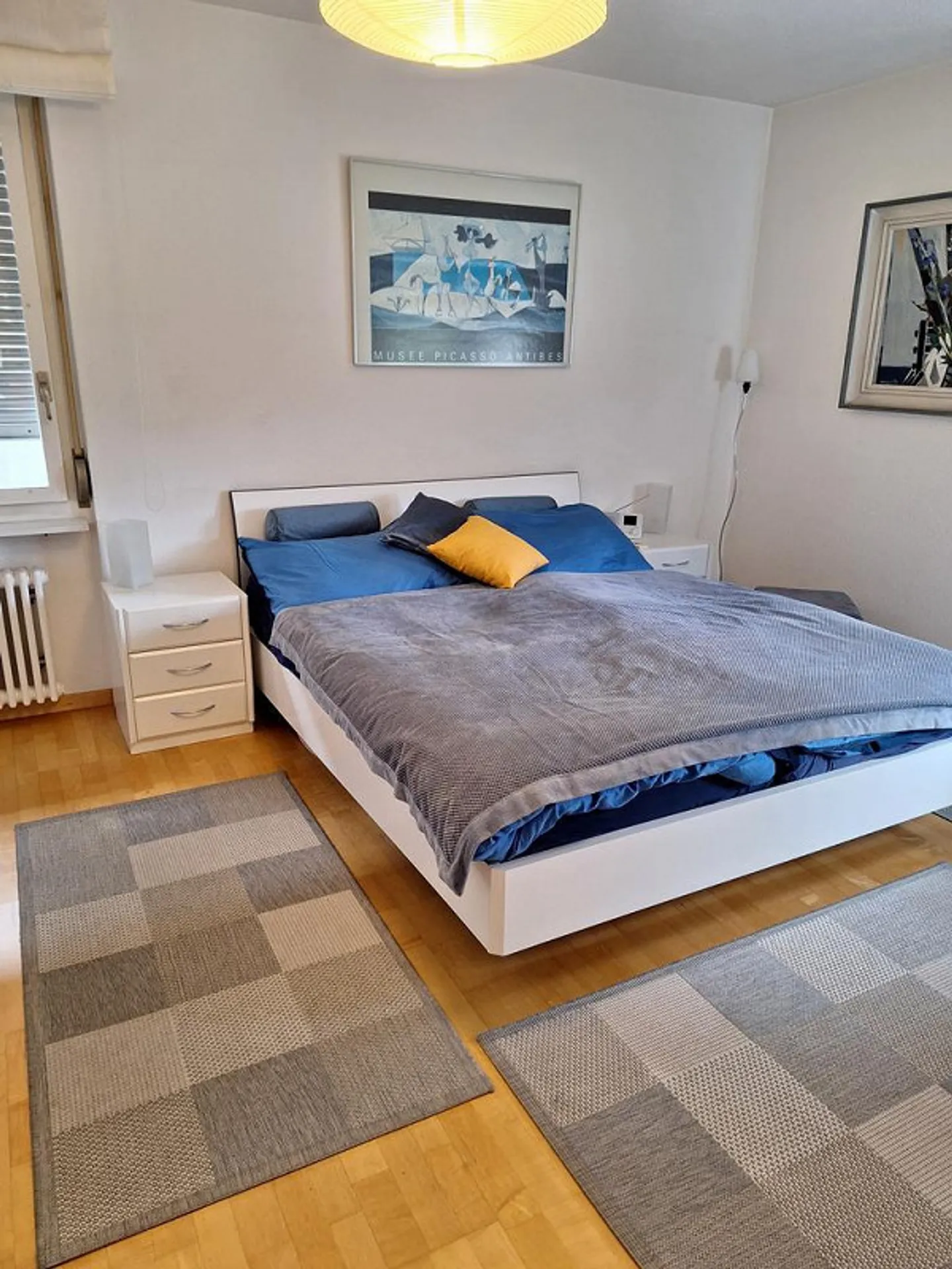 Your apartment in a prime location - Photo 4 of 9