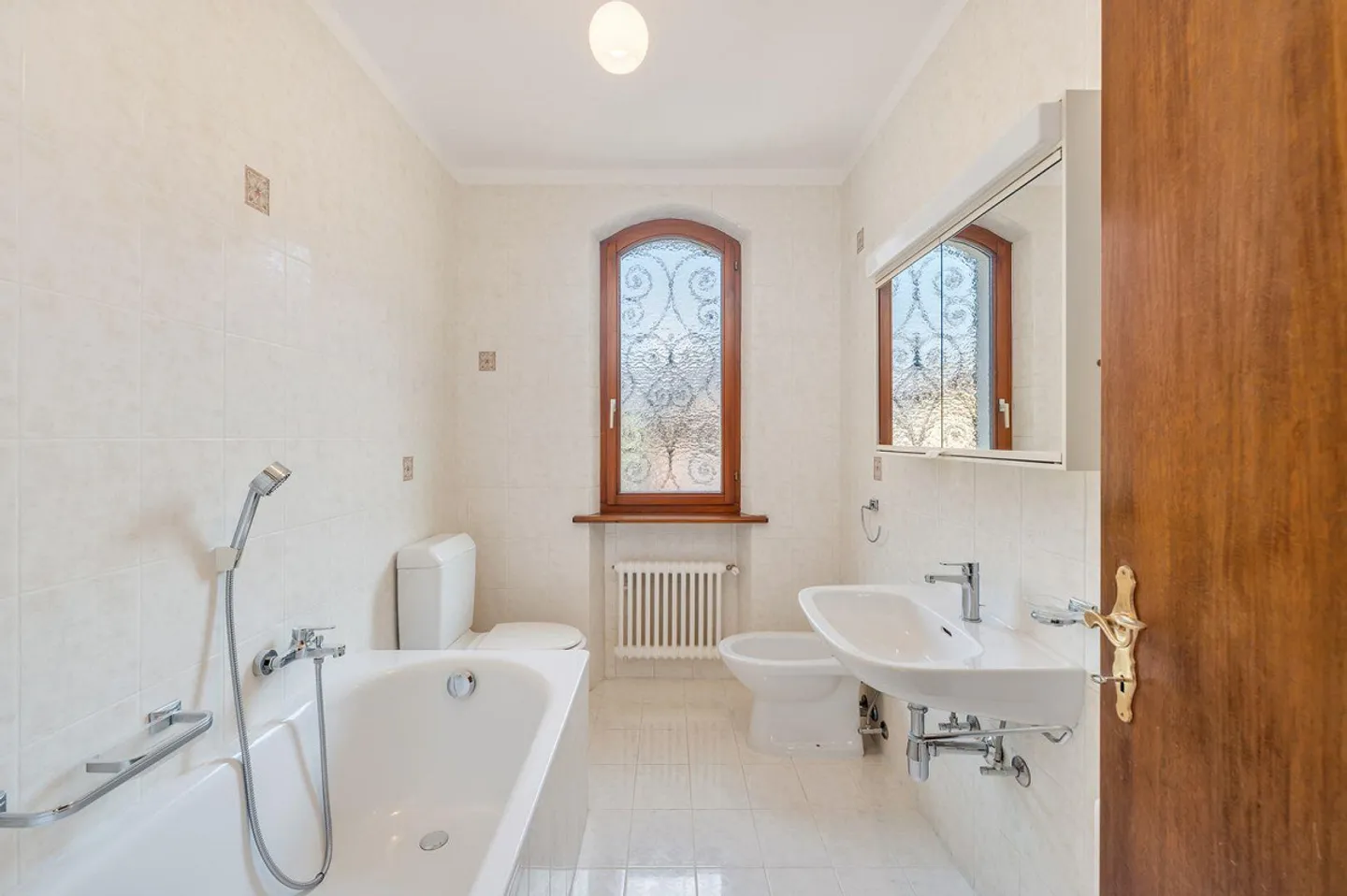VILLA IN STILE MEDITERRANEO A DUE PASSI DAL LAGO E DAL PARCO DI FIG... - Foto 7 von 10