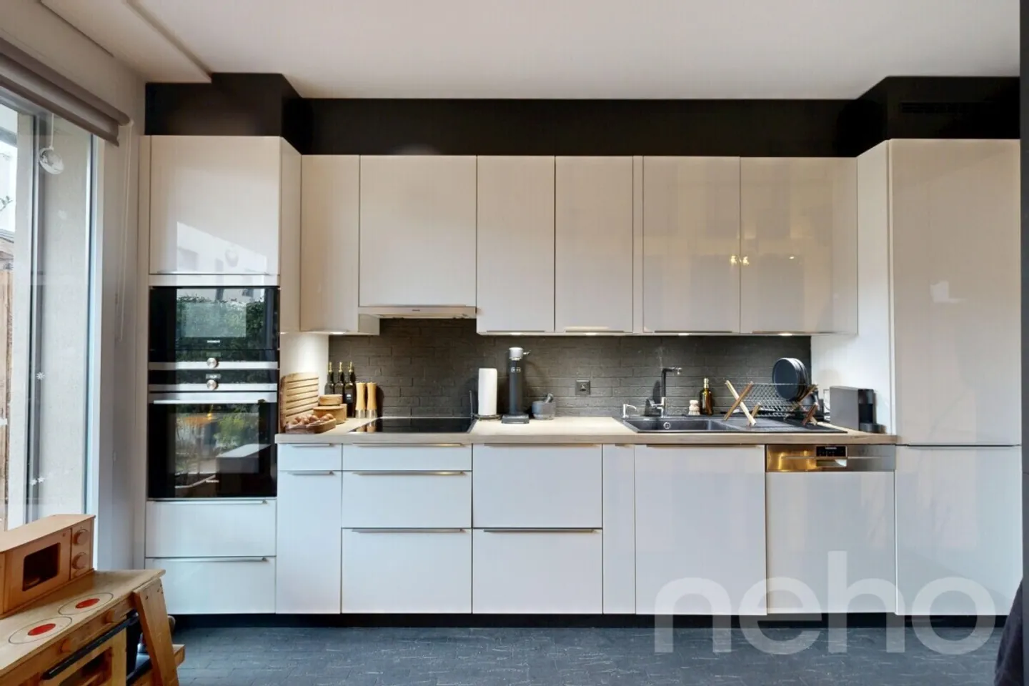 Ideale Lage mit einem schönen Garten - CASATAX - Foto 4 von 12