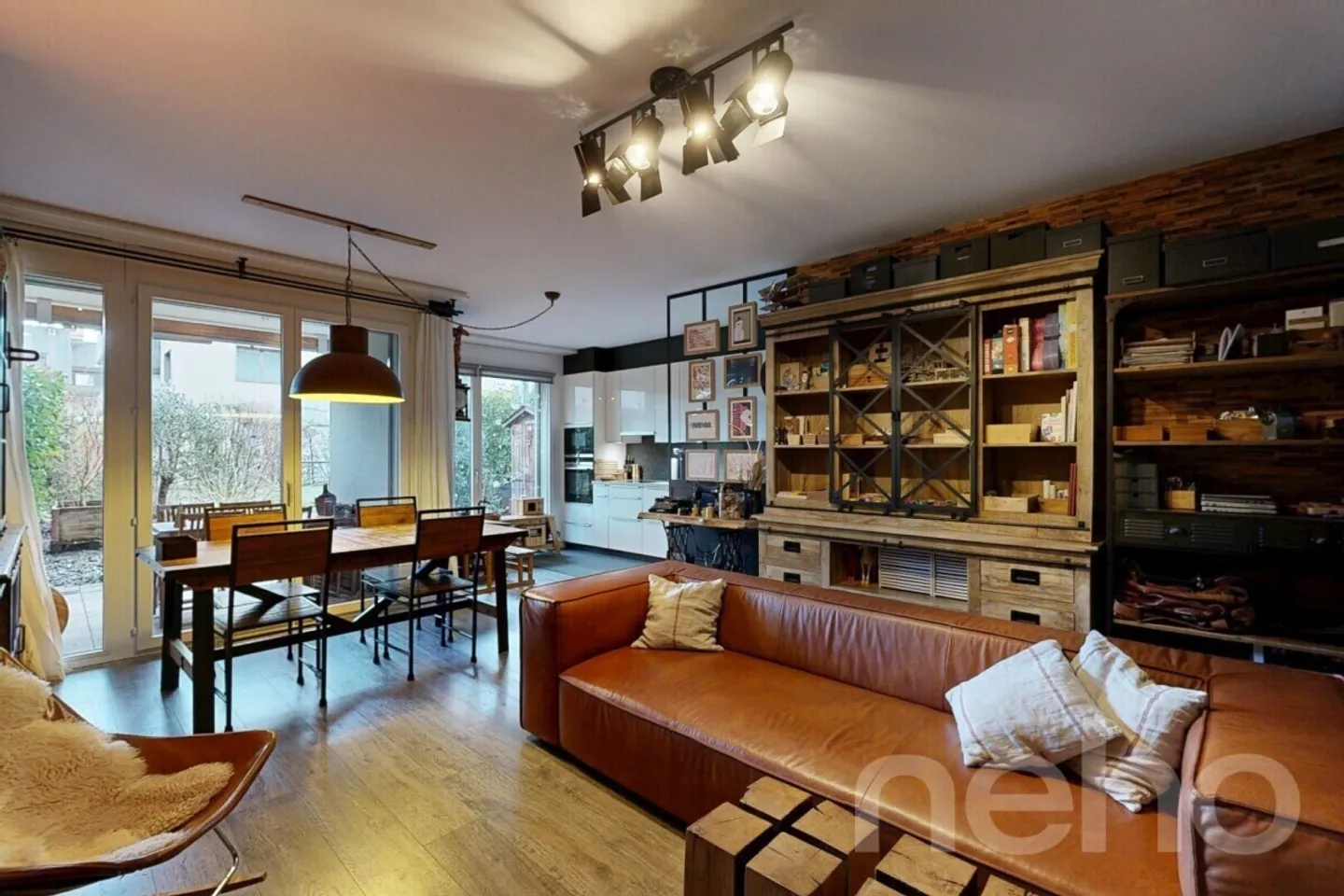 Ideale Lage mit einem schönen Garten - CASATAX - Foto 2 von 12