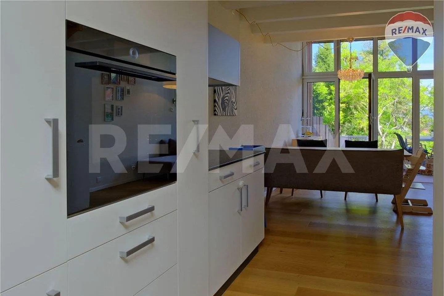 Appartement en duplex de 4,5 pièces charmant - Photo 2 sur 13