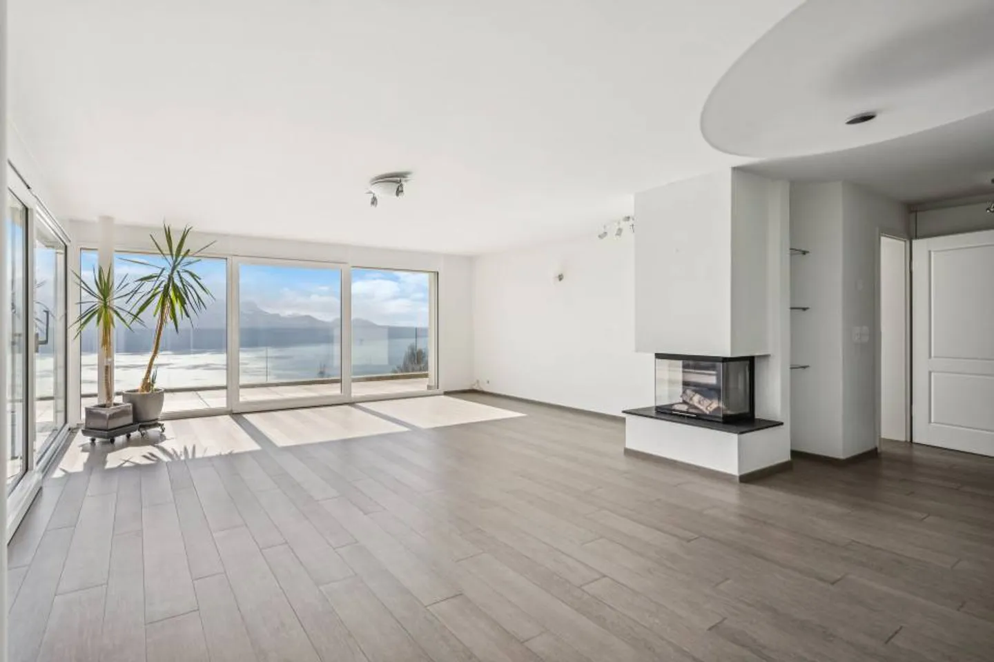 Wunderschöner Blick und absolute Ruhe für diese 3,5 Zimmer - Foto 1 von 13