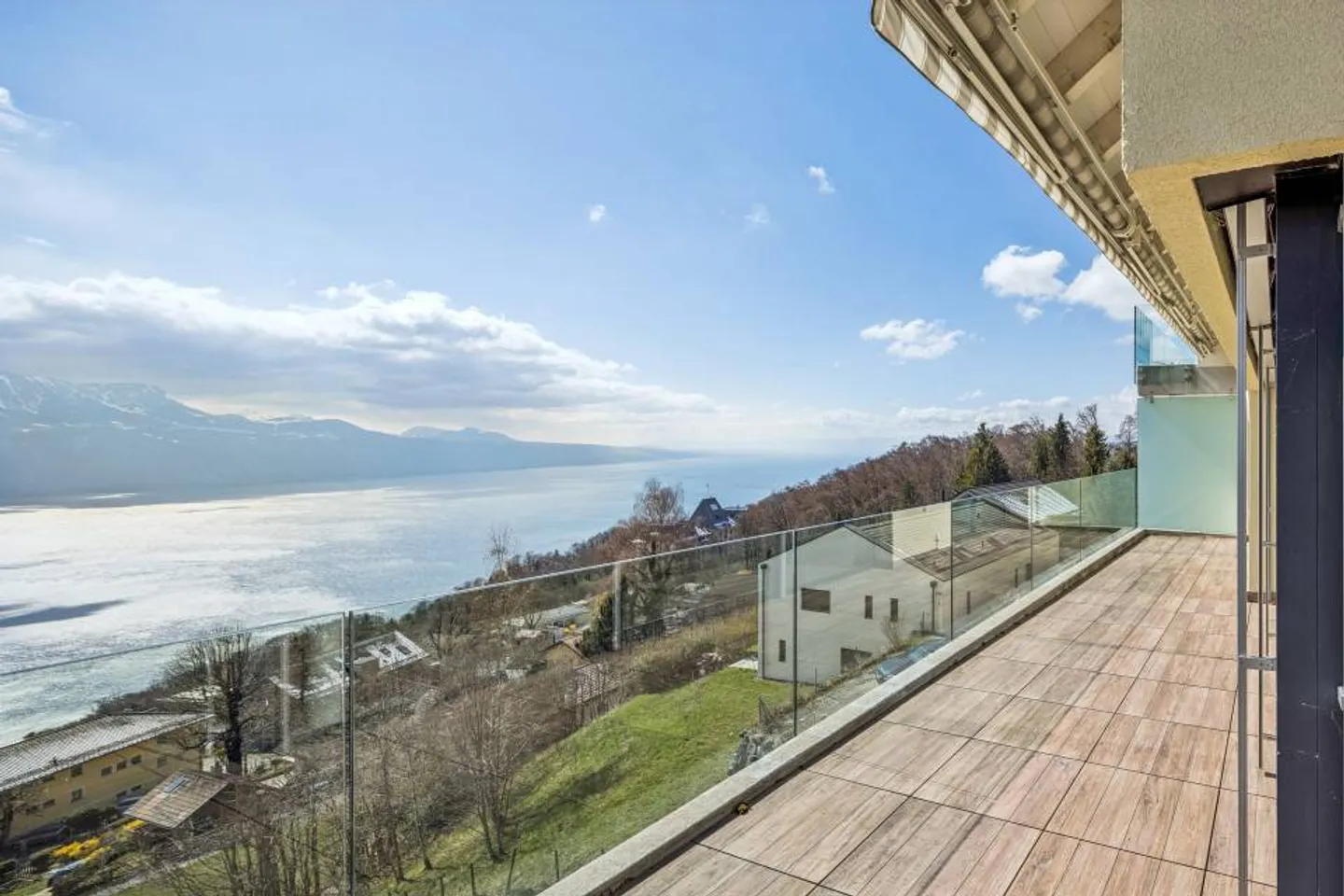 Wunderschöner Blick und absolute Ruhe für diese 3,5 Zimmer - Foto 4 von 13