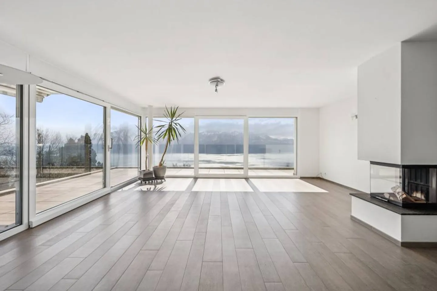 Wunderschöner Blick und absolute Ruhe für diese 3,5 Zimmer - Foto 8 von 13