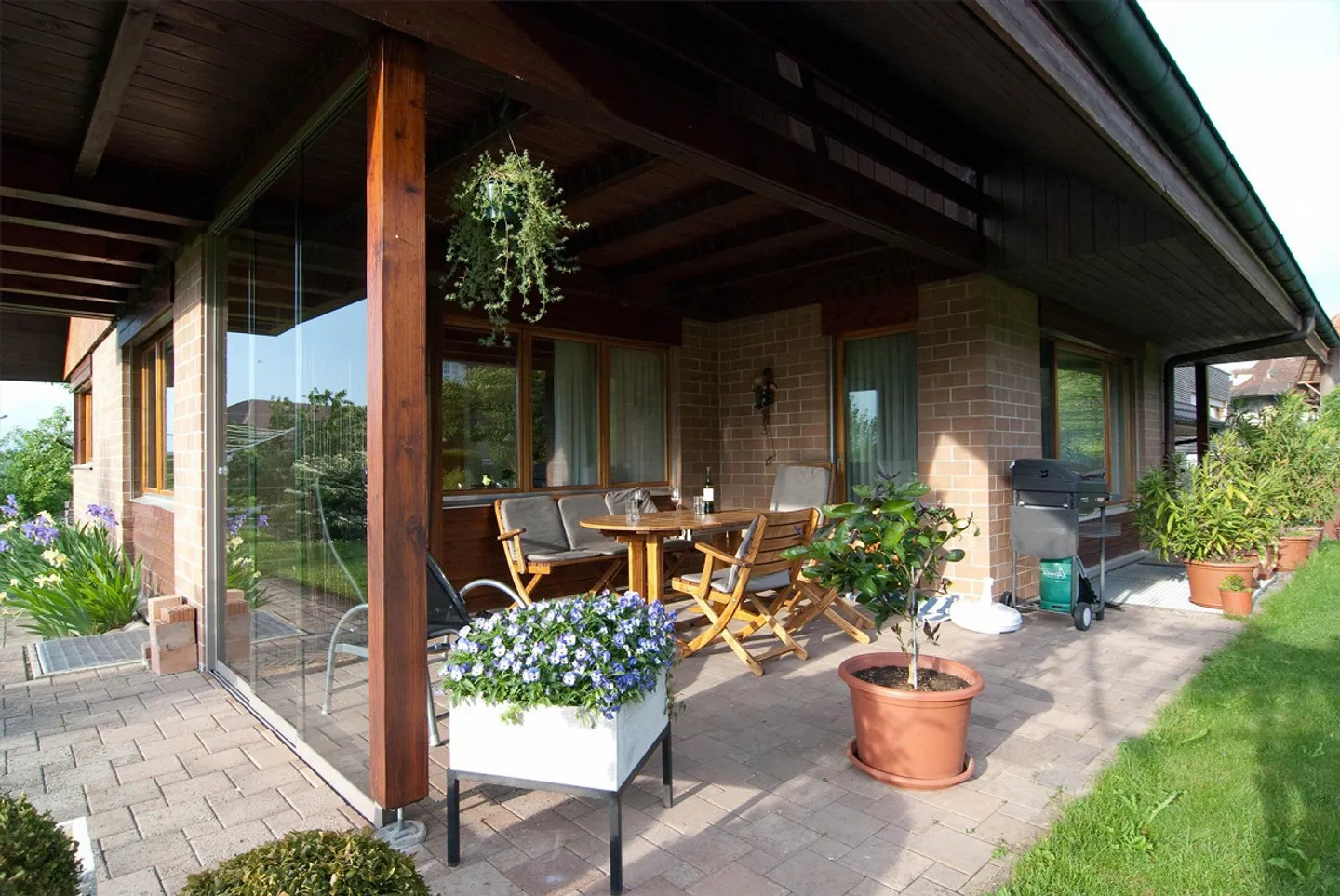 Grande casa unifamiliare di 7 stanze con molto spazio esterno nel vecchio centro del villaggio - Foto 5 di 14