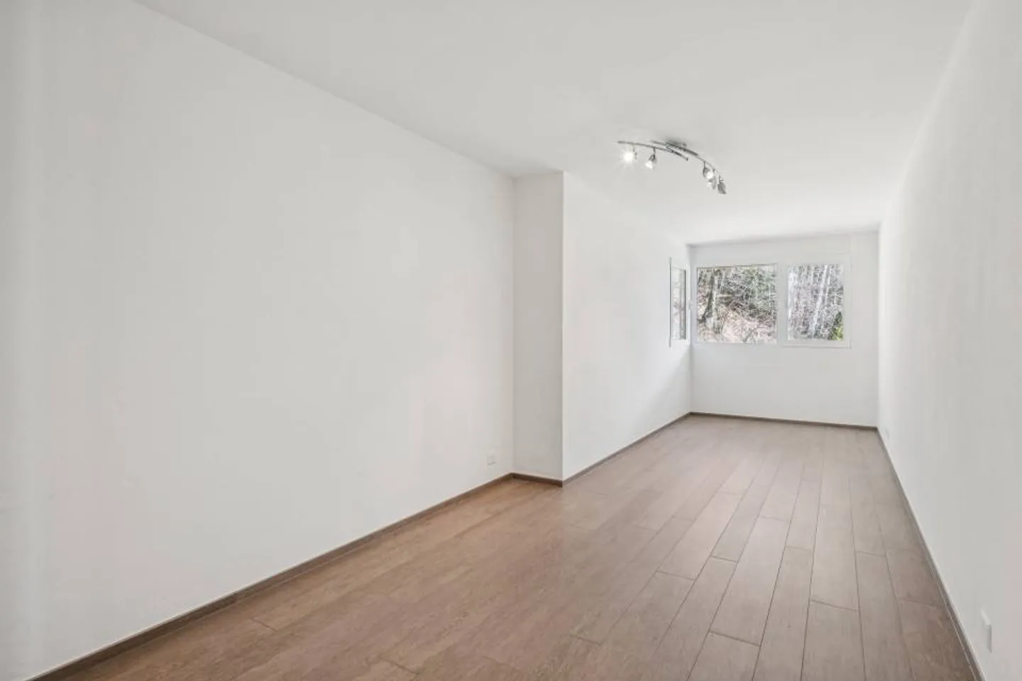 Wunderschöner Blick und absolute Ruhe für diese 3,5 Zimmer - Foto 12 von 13