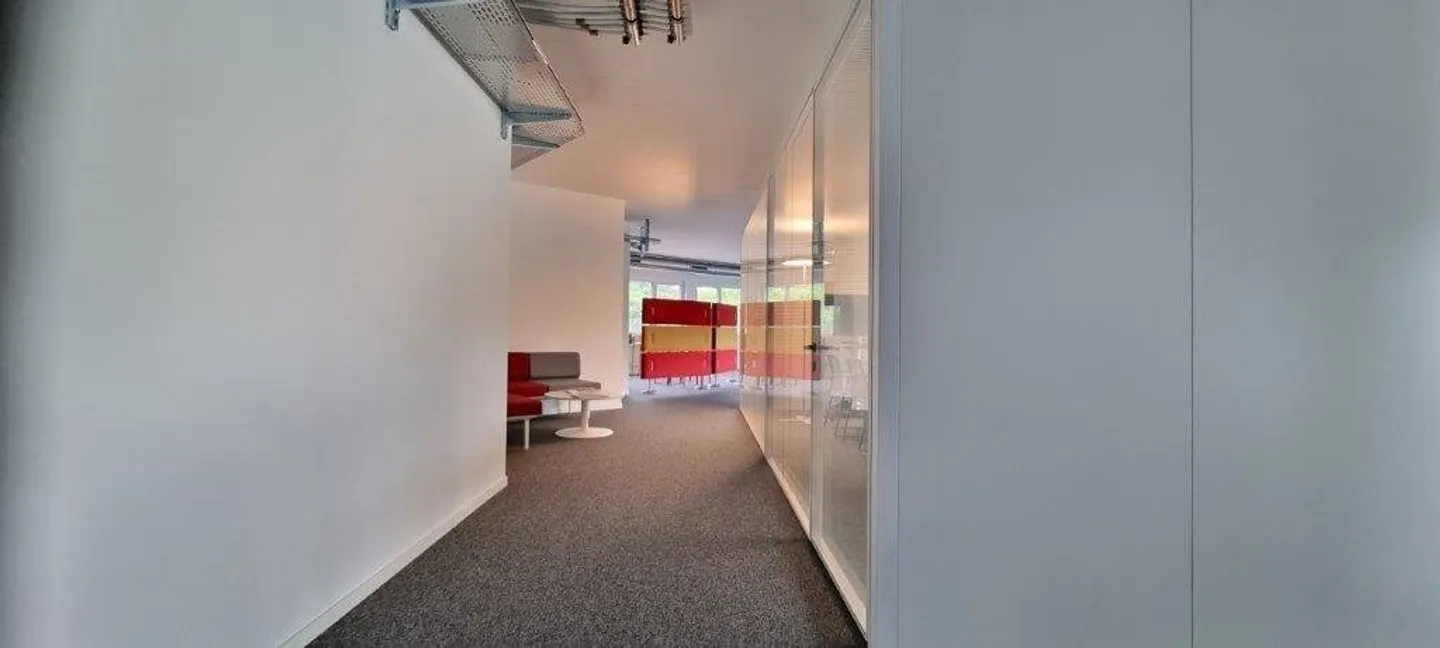 Bureaux de 264 m2 à louer ! - Photo 2 sur 5