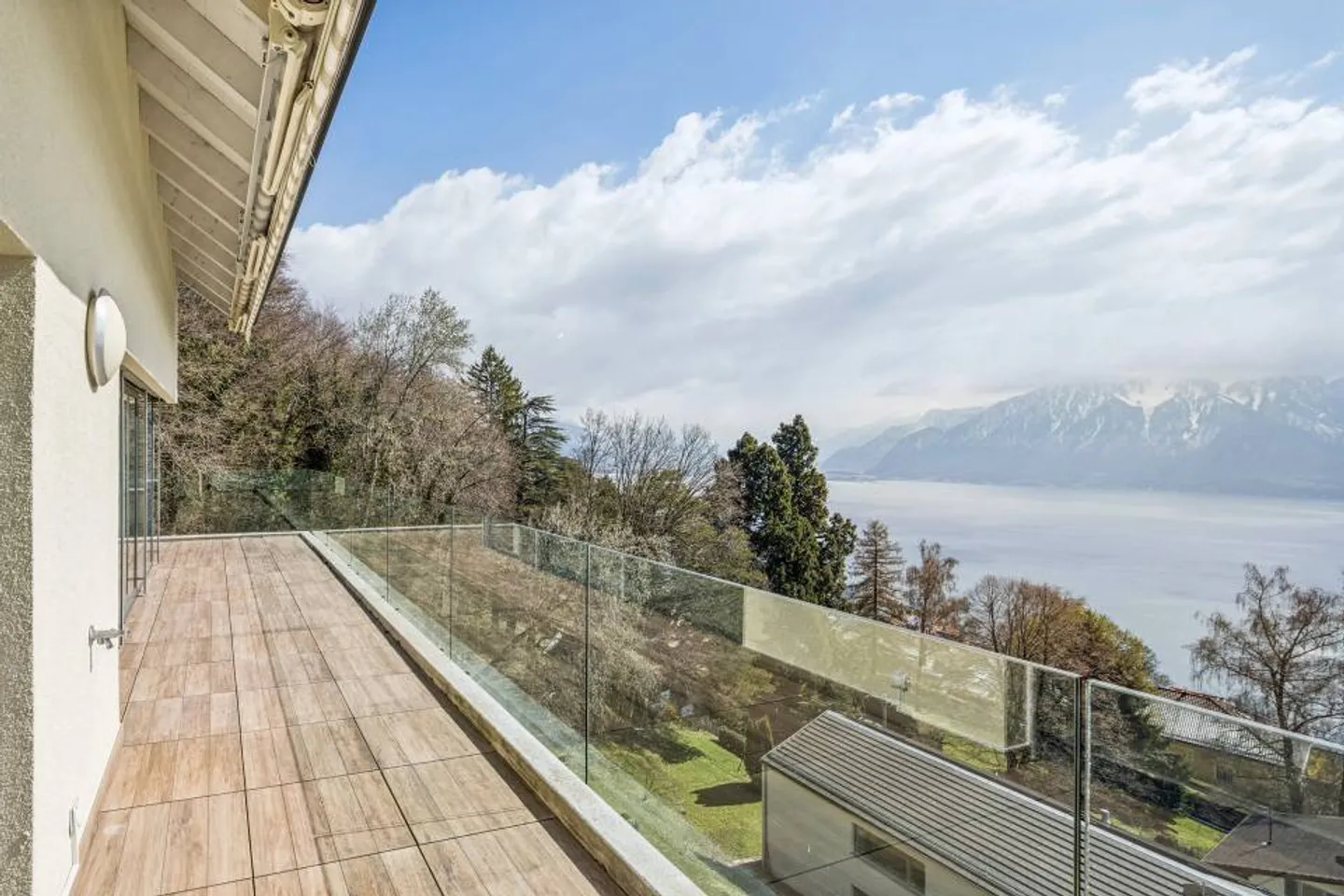 Wunderschöner Blick und absolute Ruhe für diese 3,5 Zimmer - Foto 5 von 13