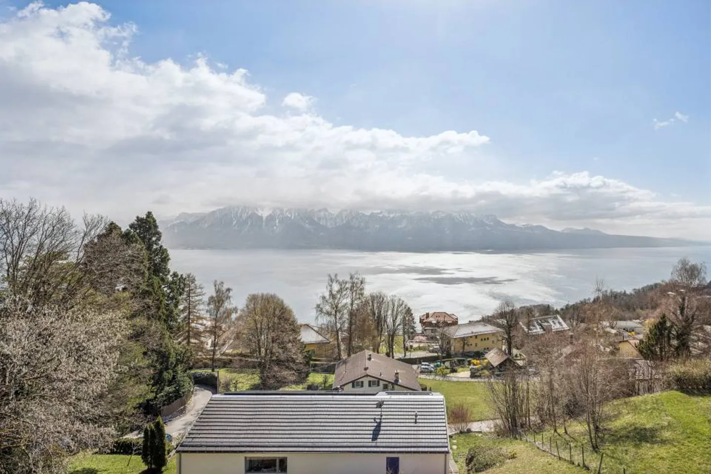 Wunderschöner Blick und absolute Ruhe für diese 3,5 Zimmer - Foto 6 von 13