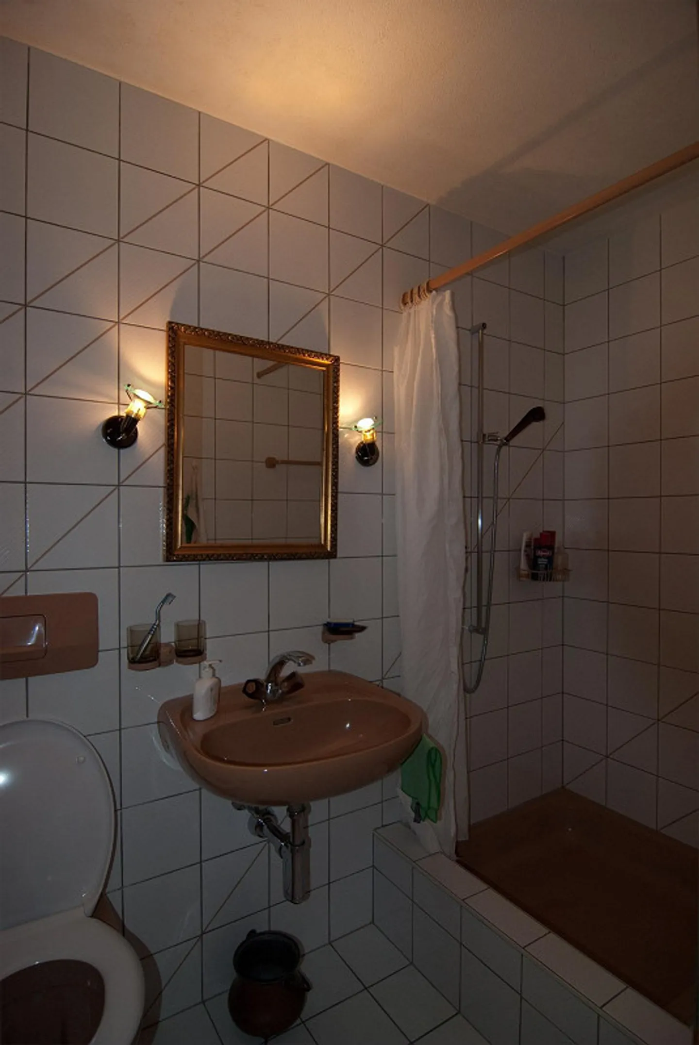 Grande casa unifamiliare di 7 stanze con molto spazio esterno nel vecchio centro del villaggio - Foto 11 di 14