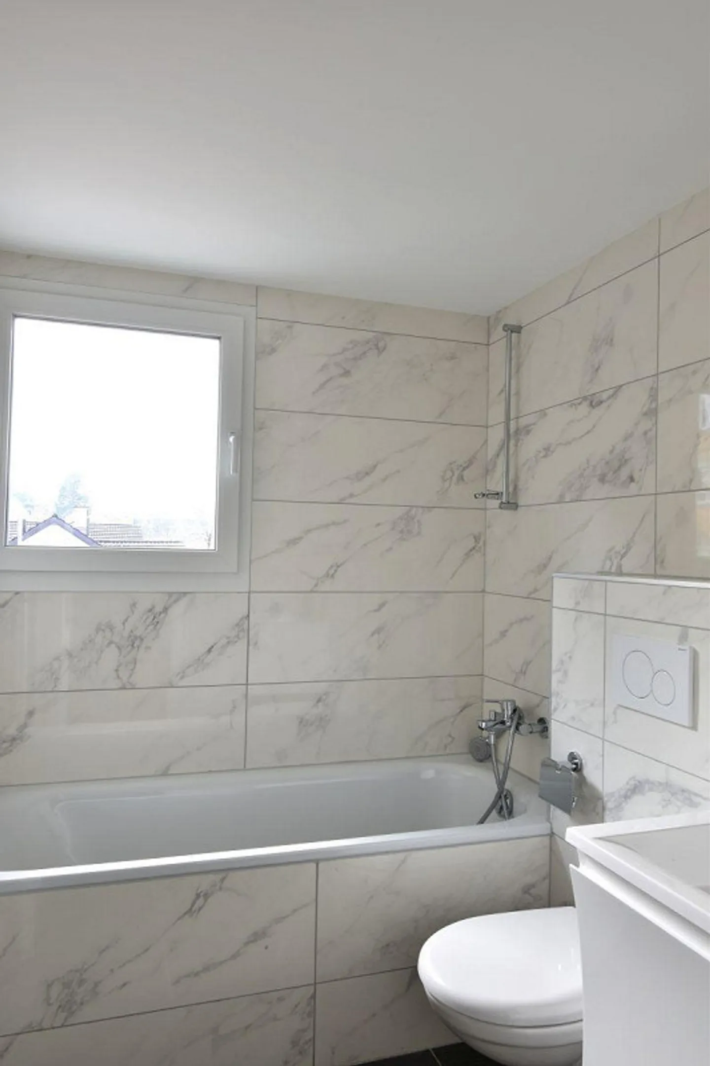 Cozy Apartment in St. Gallen - Only 10 Minutes to the Marketplace - Photo 4 of 7
