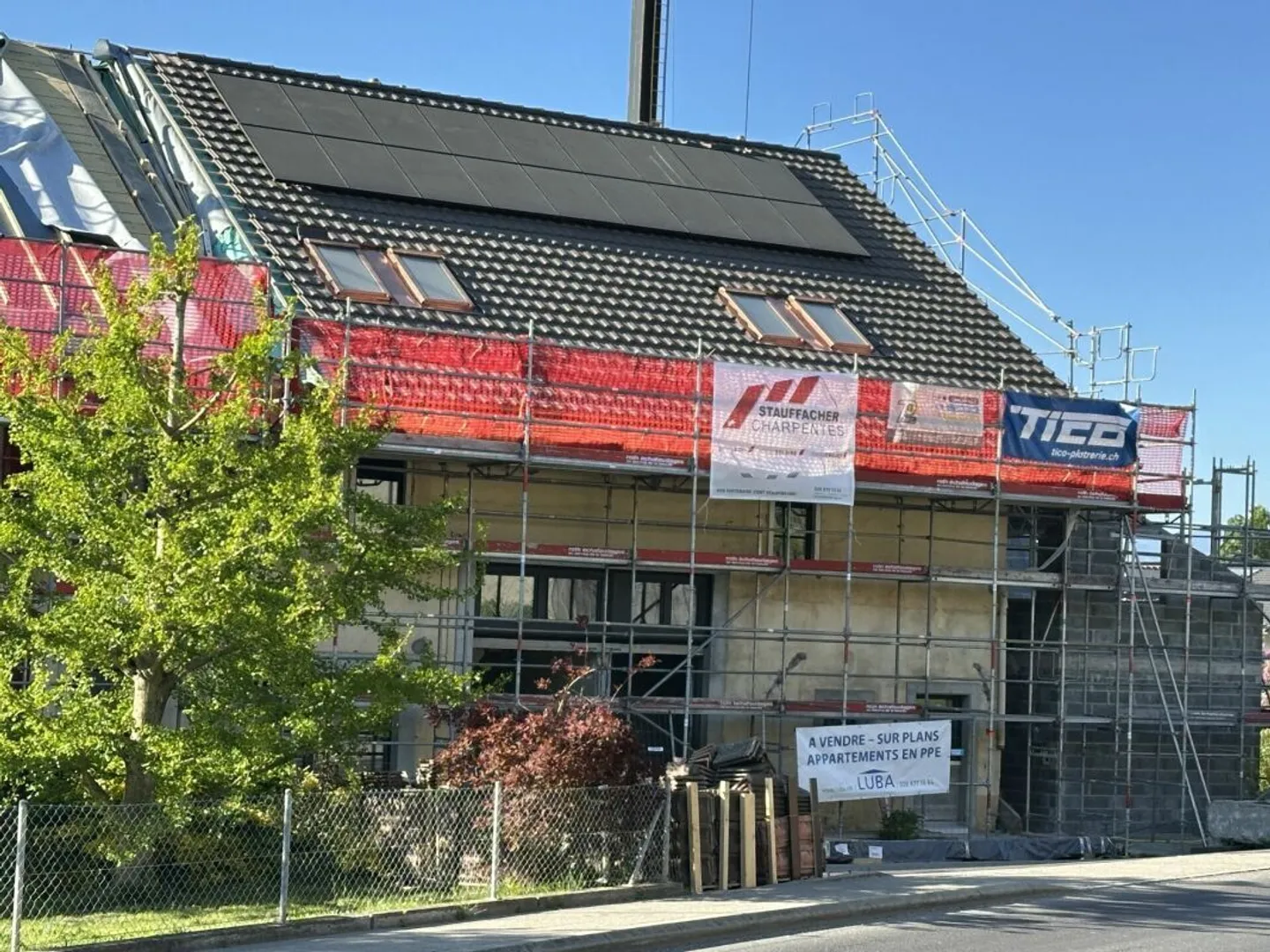 4,5-ZIMMER-WOHNUNG - ERDGESCHOSS - Foto 1 von 9