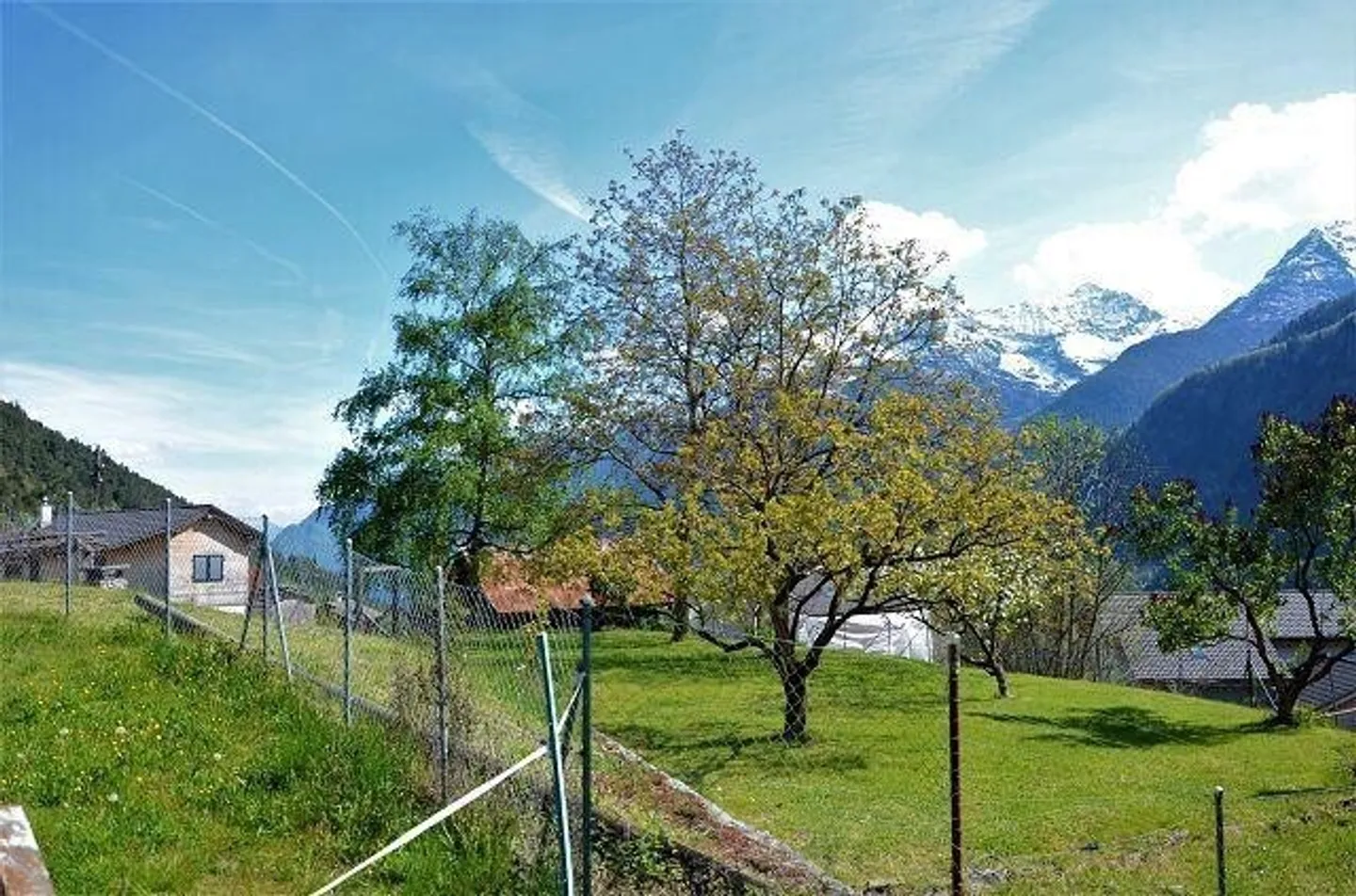 Building plot of 1069 m2 in a very quiet, sunny location - Photo 13 of 13